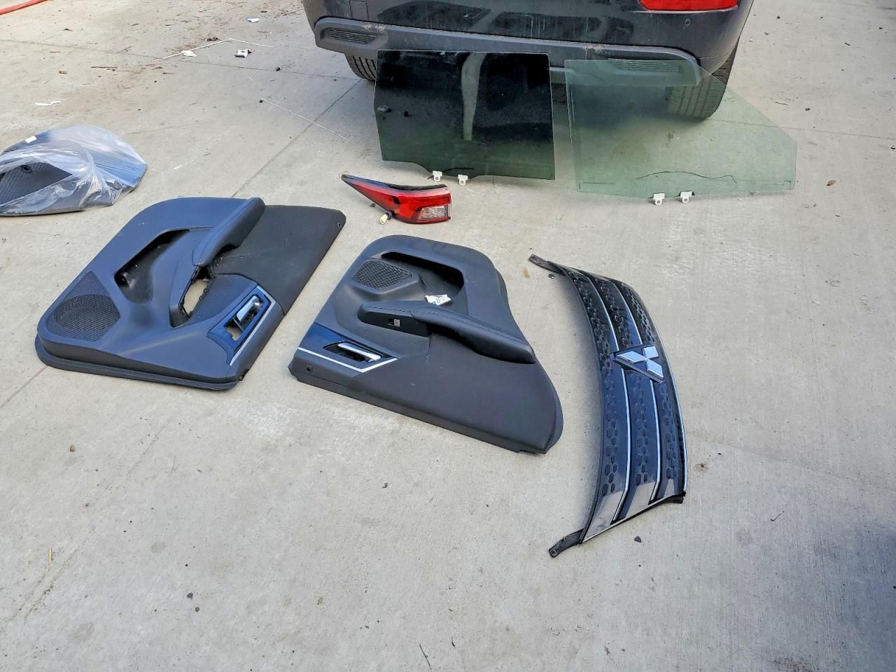 2024 Mitsubishi Outlander es