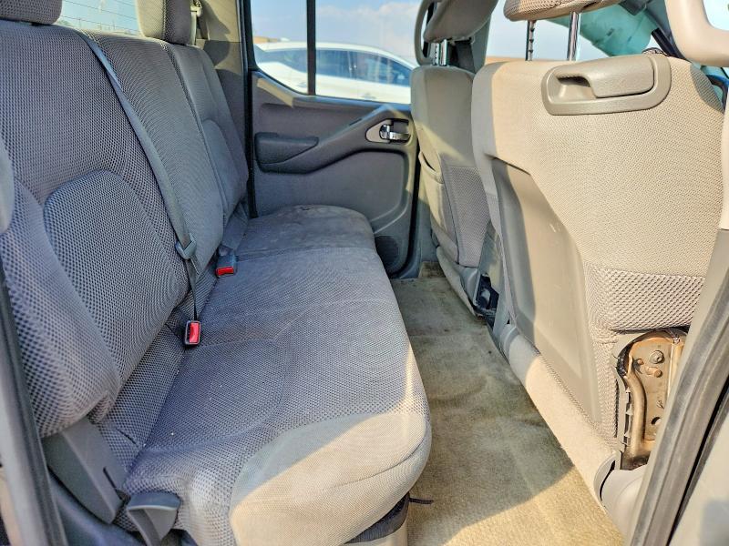 2012 Nissan Frontier s