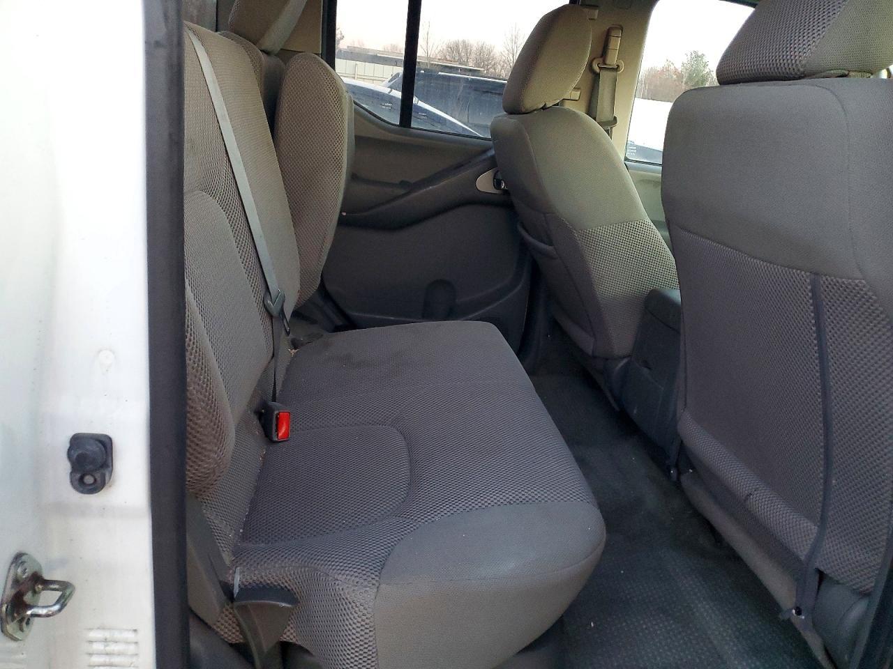 2016 Nissan Frontier S