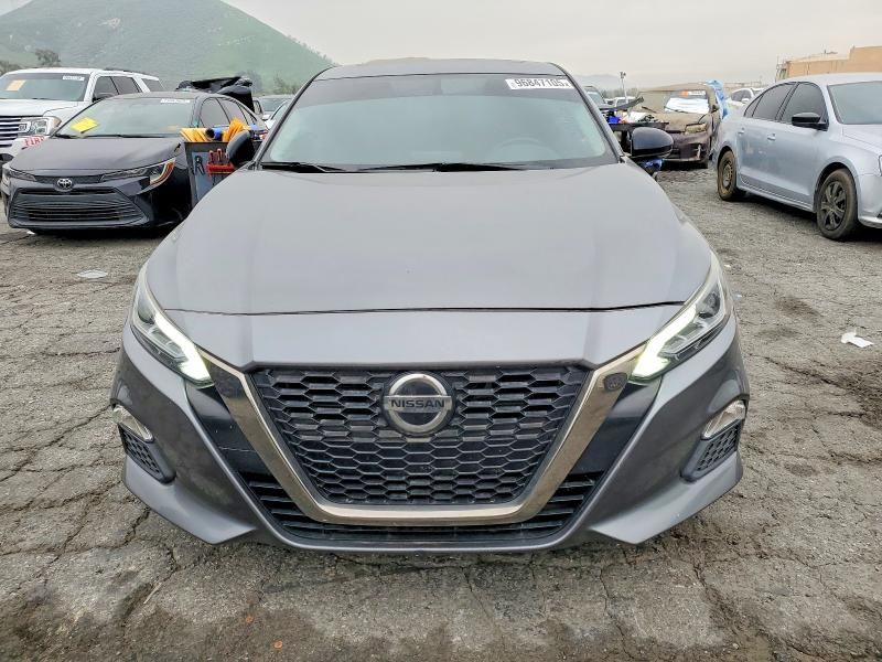 2019 Nissan Altima sr
