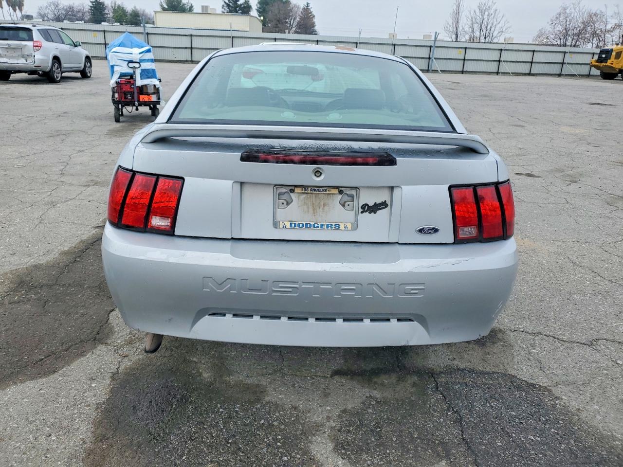 2000 Ford Mustang