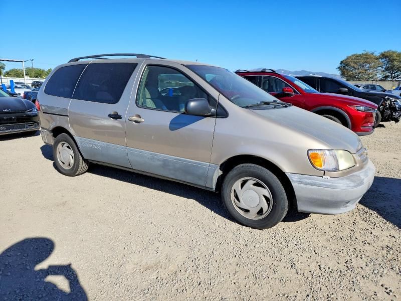 2002 Toyota Sienna le