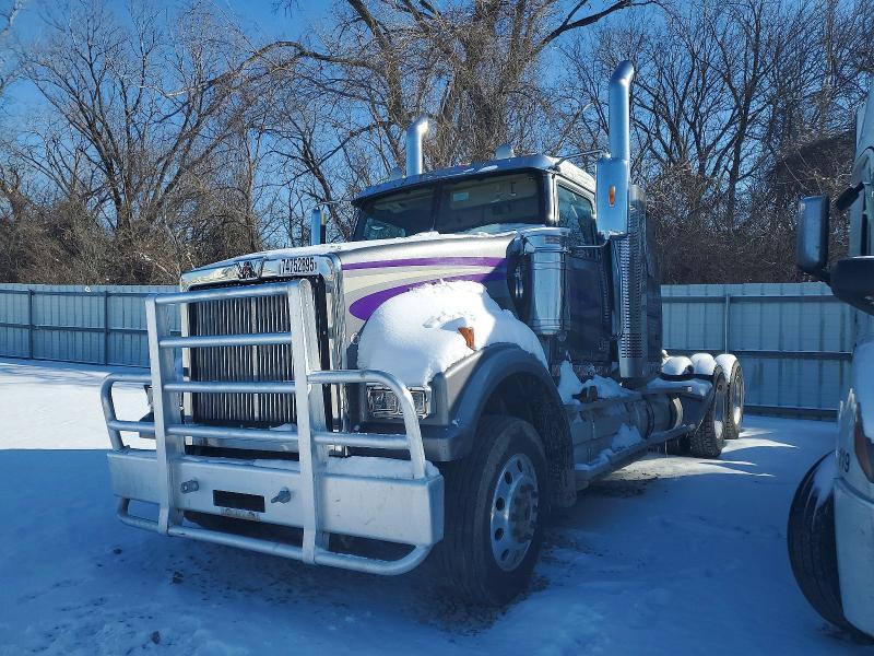 2020 Western Star 2020 Western Star 4900 Semi Truck