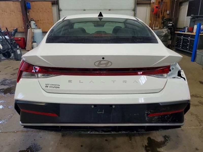 2025 Hyundai Elantra Luxury