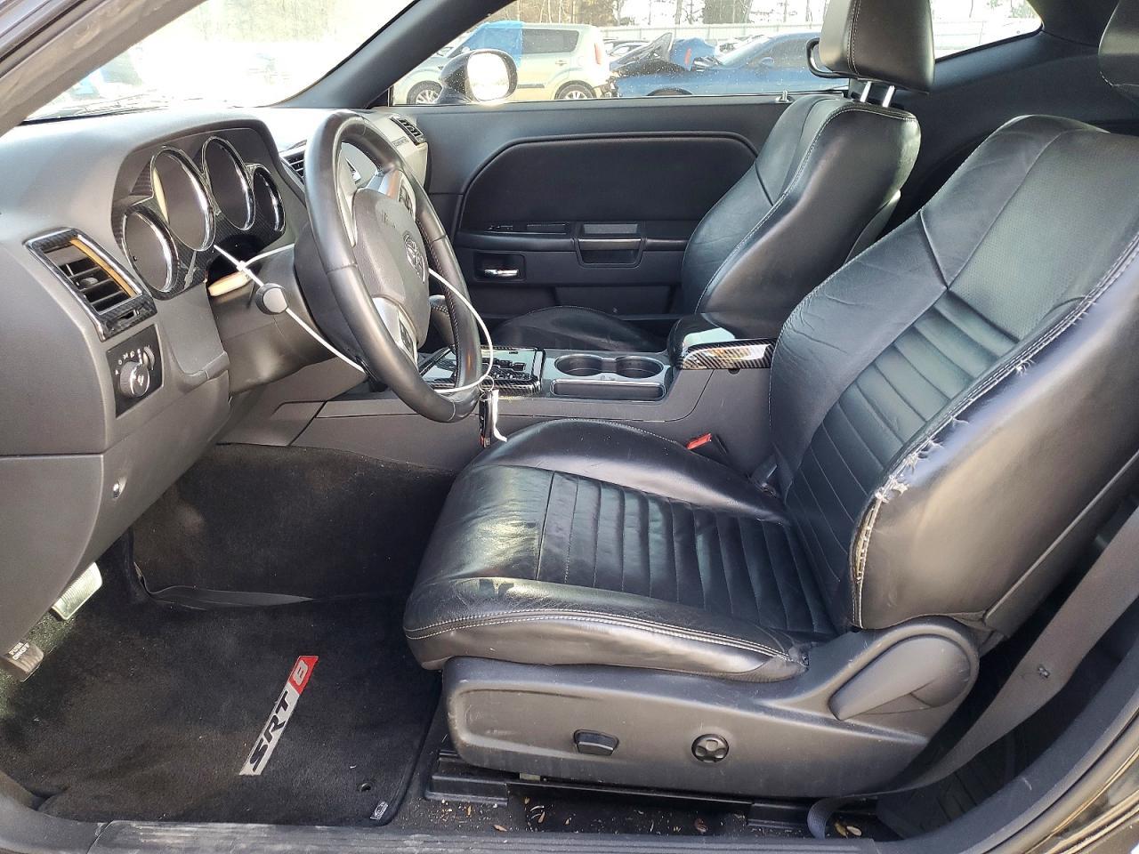 2012 Dodge Challenger sxt