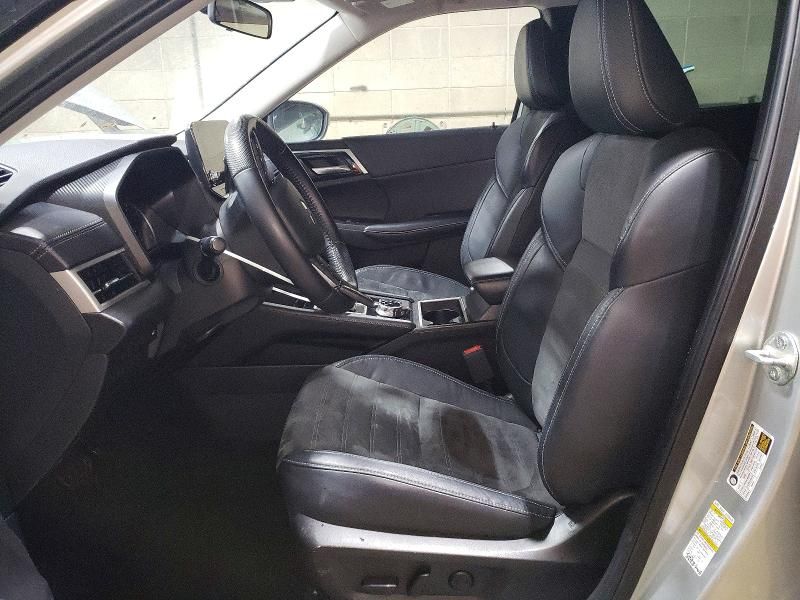 2023 Mitsubishi Outlander se