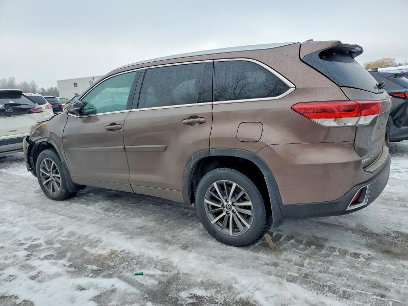 2017 Toyota Highlander se