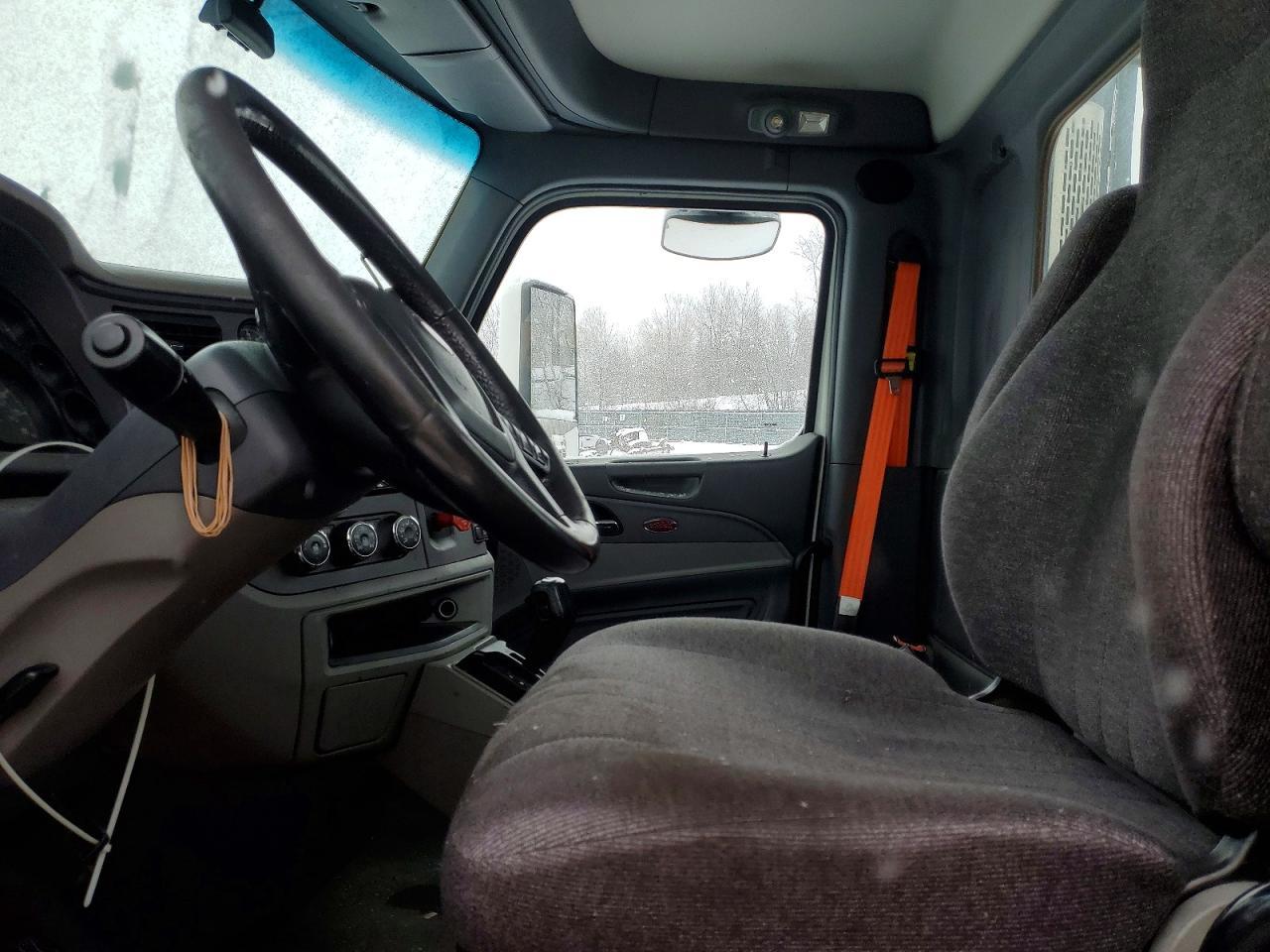 2016 Peterbilt 579 Semi Truck
