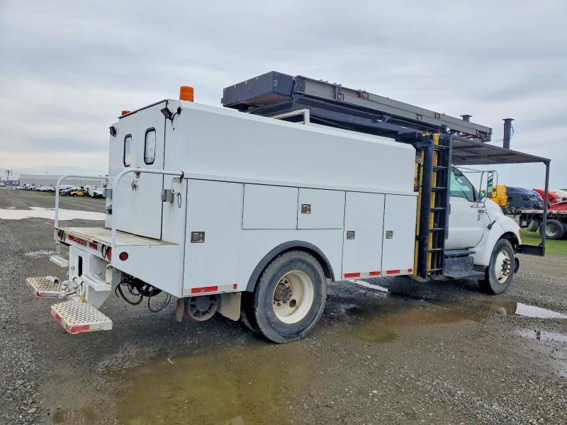 2013 Ford F750 Super Duty