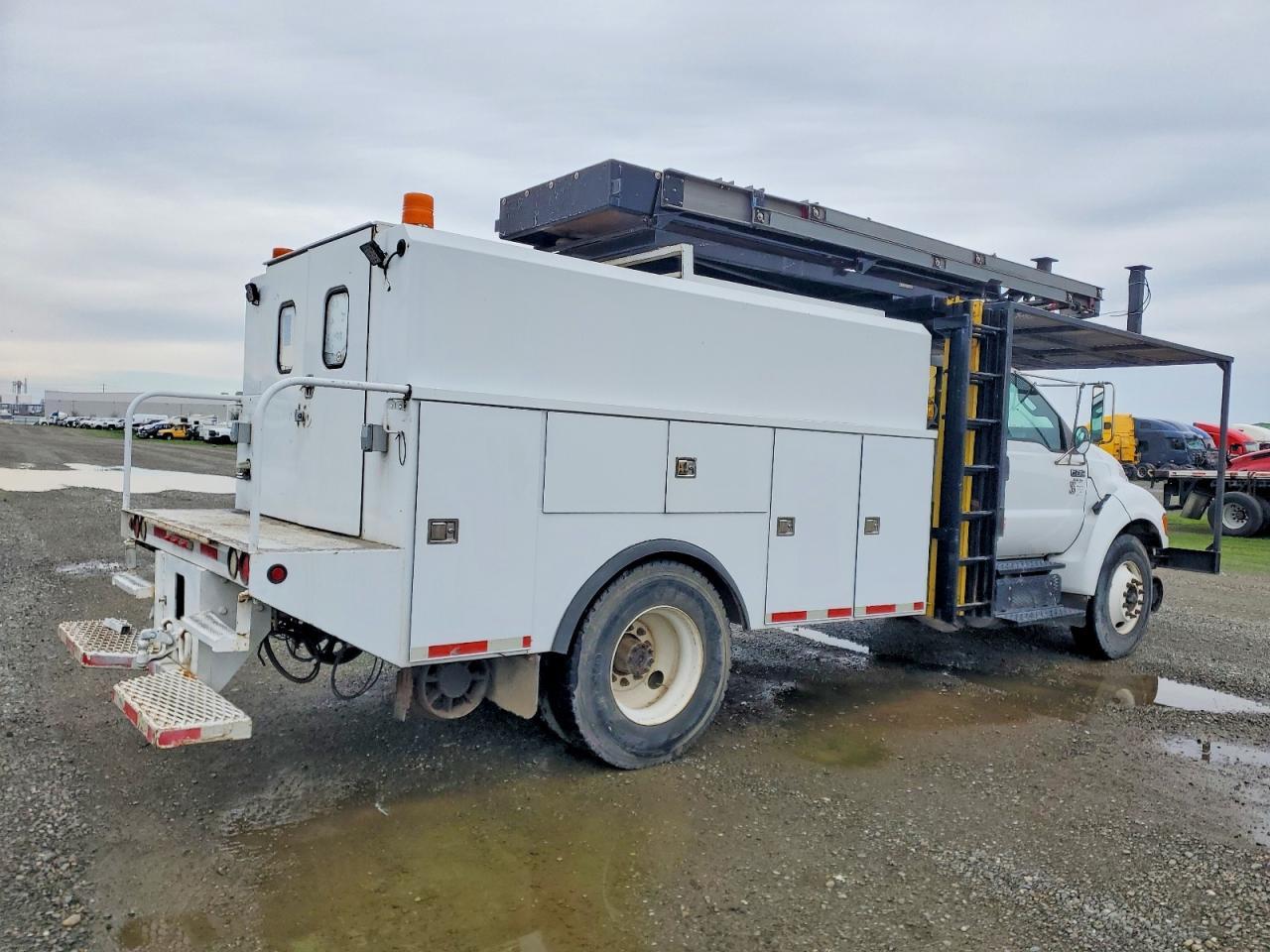 2013 Ford F750 Super Duty