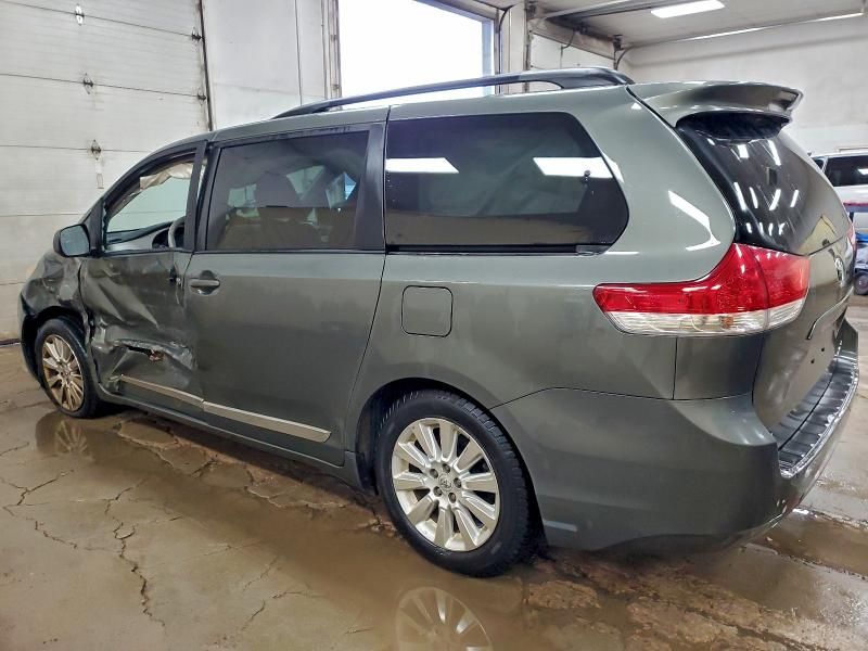 2013 Toyota Sienna xle