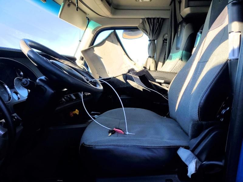 2020 Kenworth Construction T680