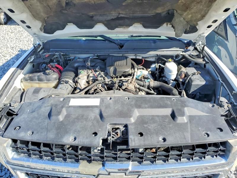 2009 Chevrolet Silverado Flatbed Truck