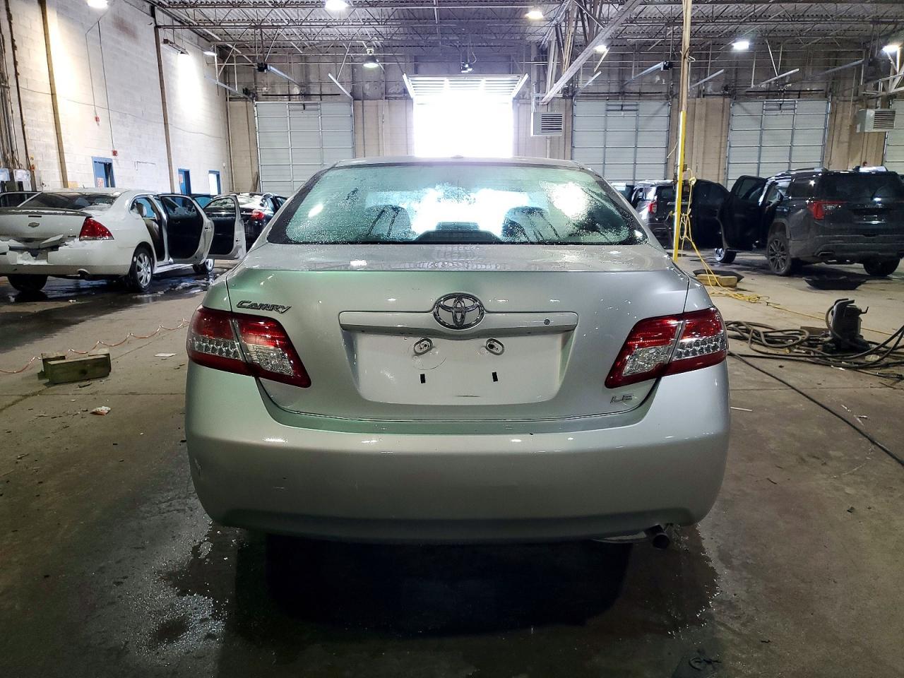 2010 Toyota Camry le a
