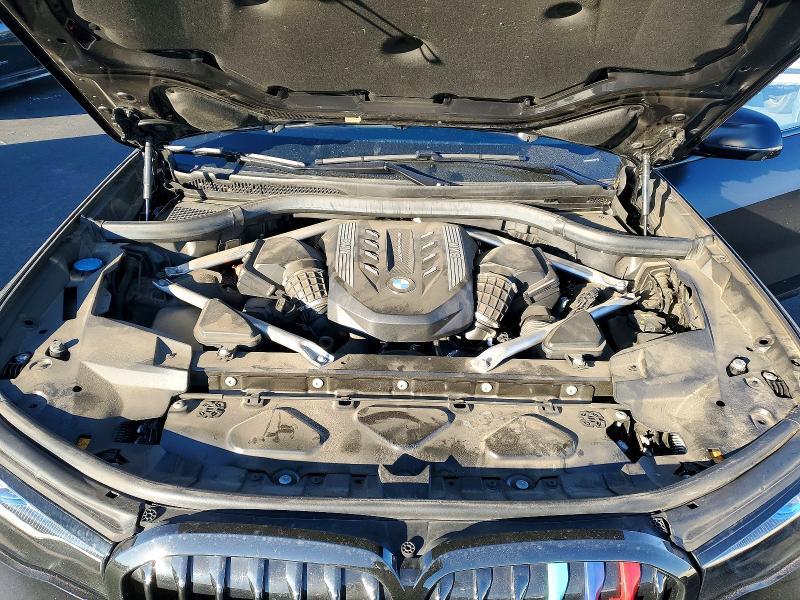 2022 BMW X7 M50i