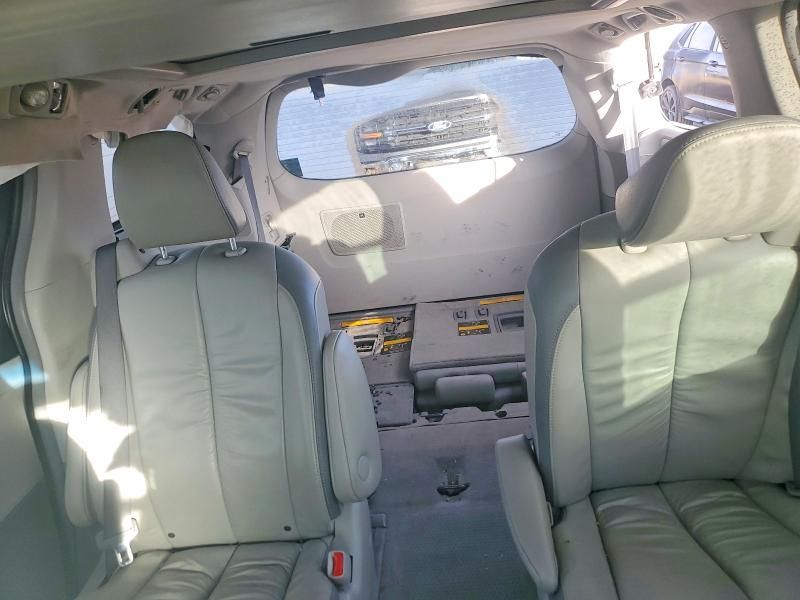 2011 Toyota Sienna xle