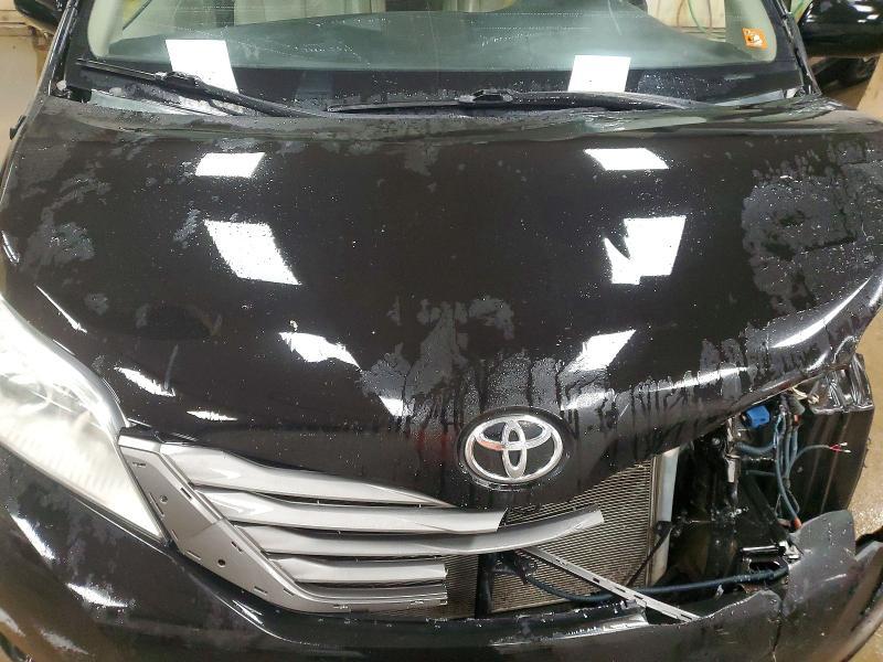 2011 Toyota Sienna xle