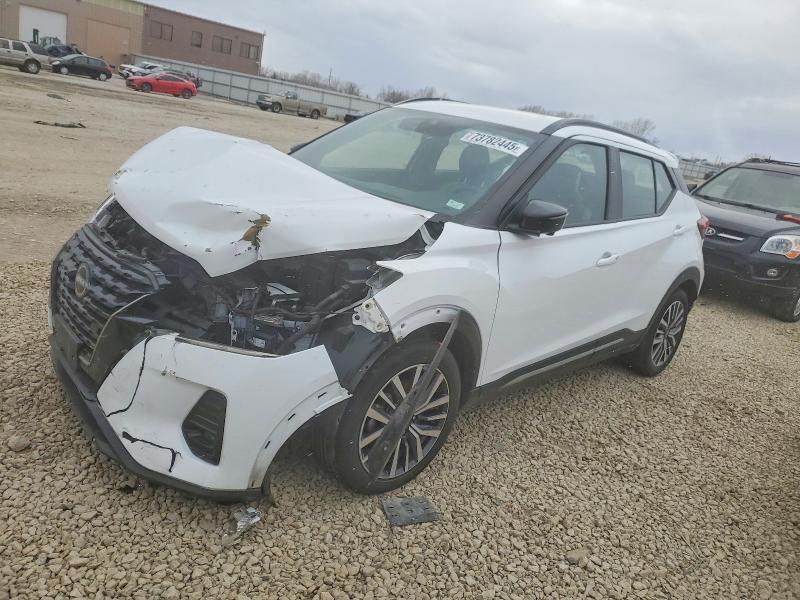 2024 Nissan Kicks sr