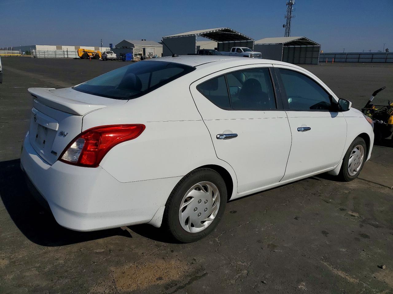 2015 Nissan Versa s