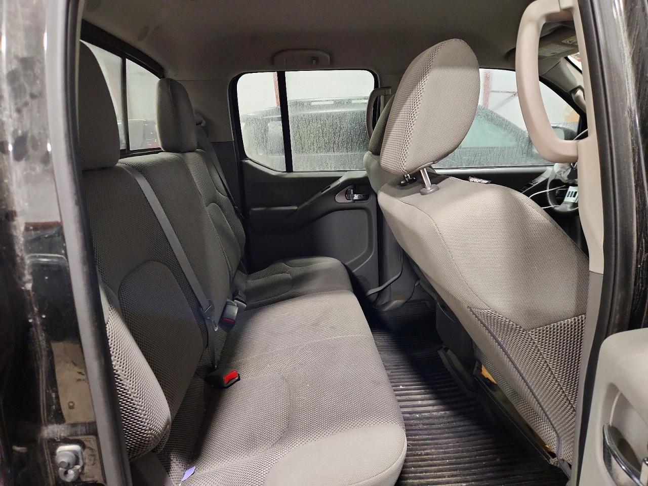 2016 Nissan Frontier s