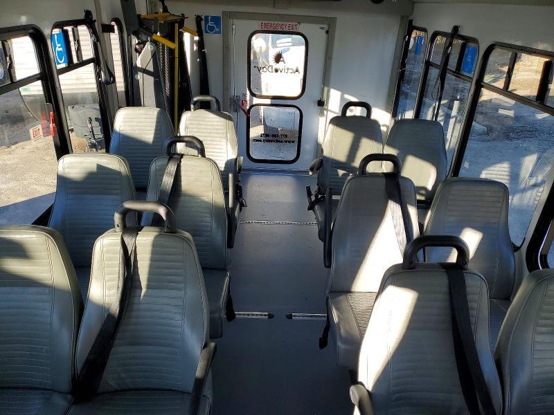 2025 Ford Econoline E450 Super Duty Cutaway van