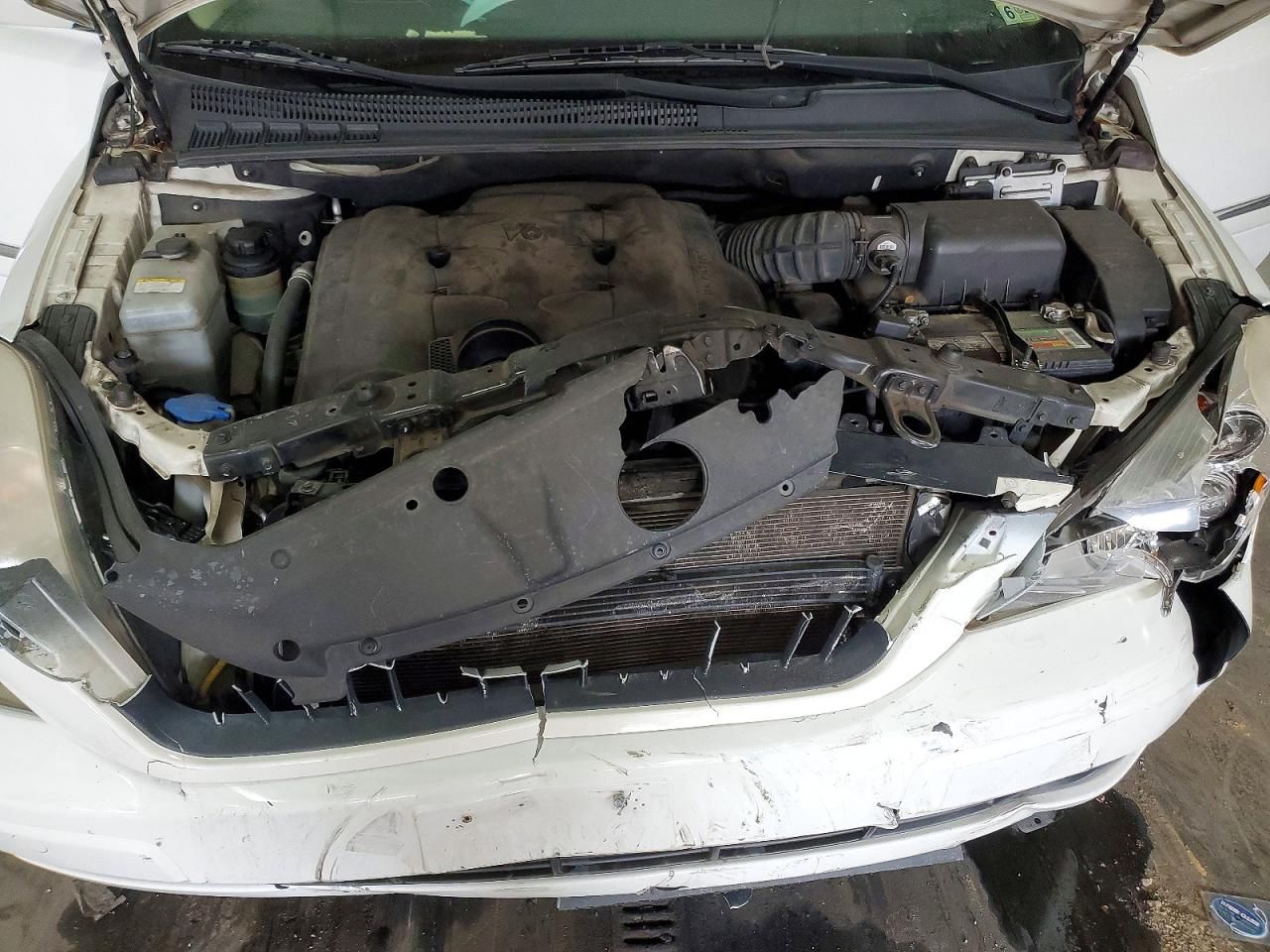 2008 Hyundai Entourage gls