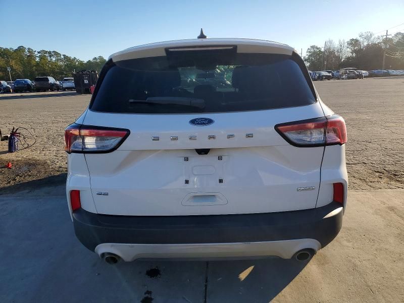 2020 Ford Escape se