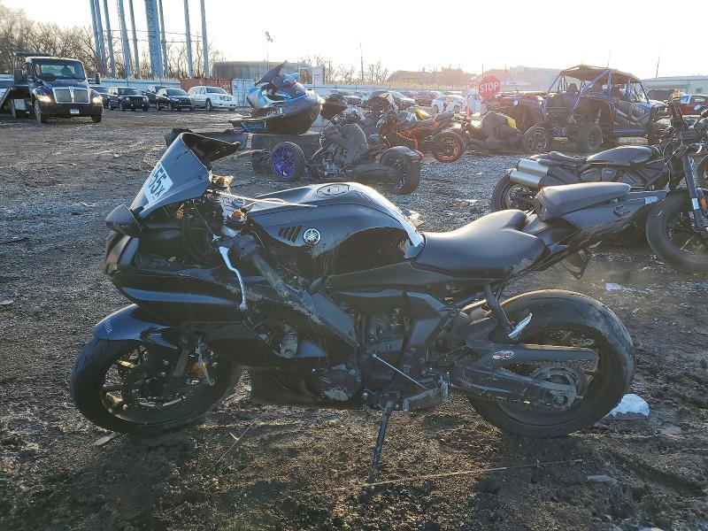 2025 Yamaha YZFR7