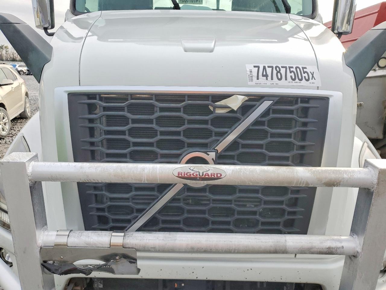 2020 Volvo VNR Semi Truck