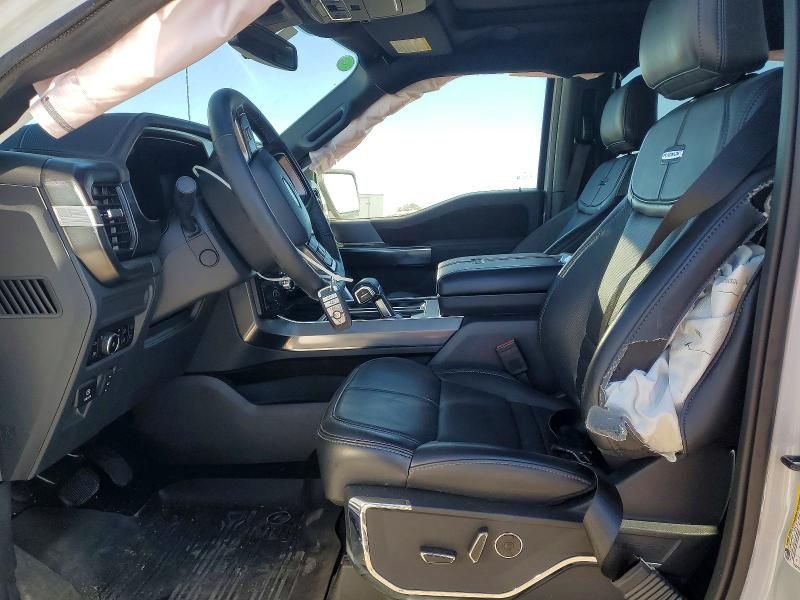 2025 Ford F150 Platinum