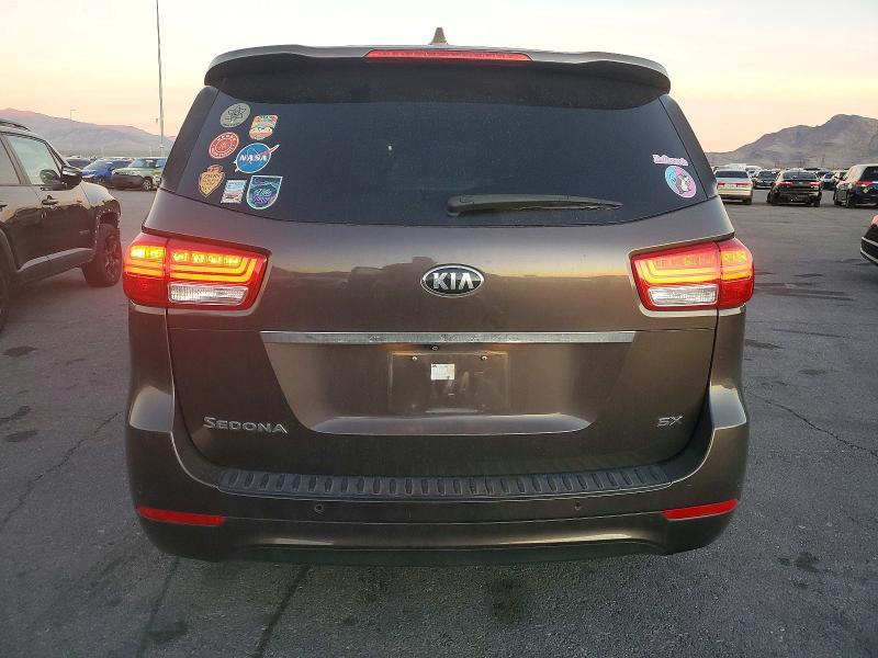 2016 KIA Sedona
