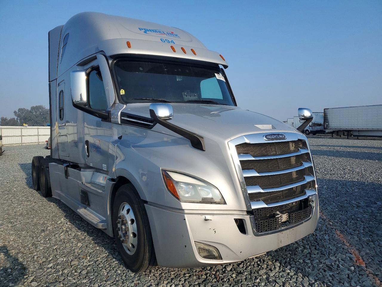 2022 Freightliner Cascadia 126 Semi Truck