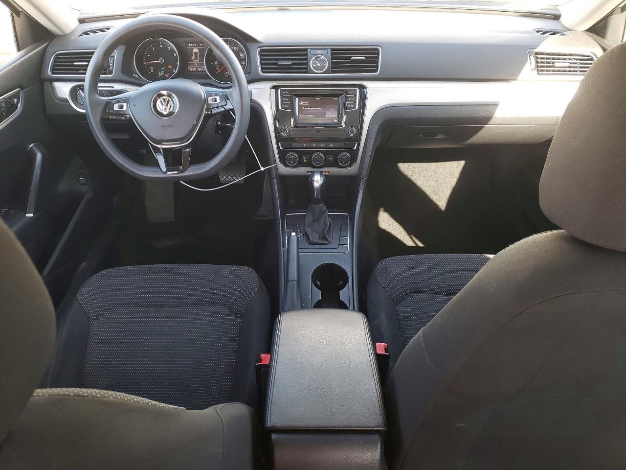 2016 Volkswagen Passat s