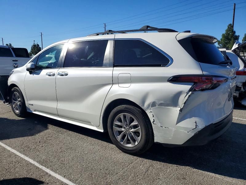 2021 Toyota Sienna xle