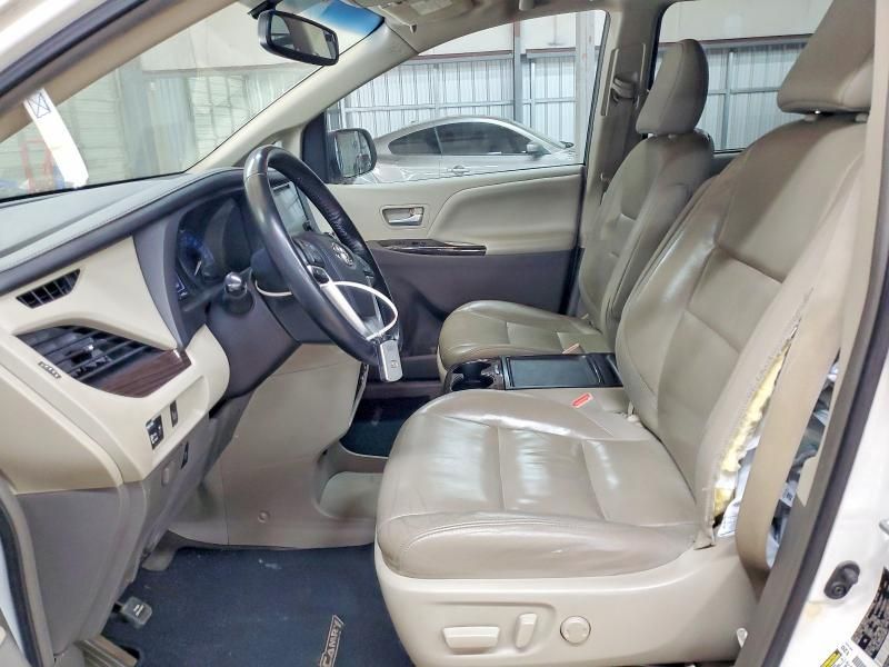 2016 Toyota Sienna xle