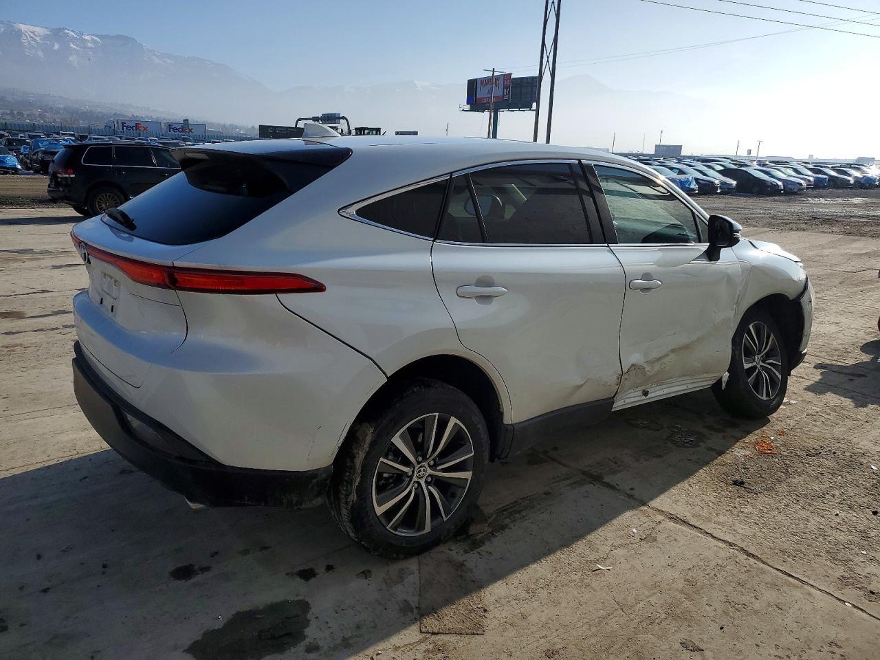 2024 Toyota Venza le