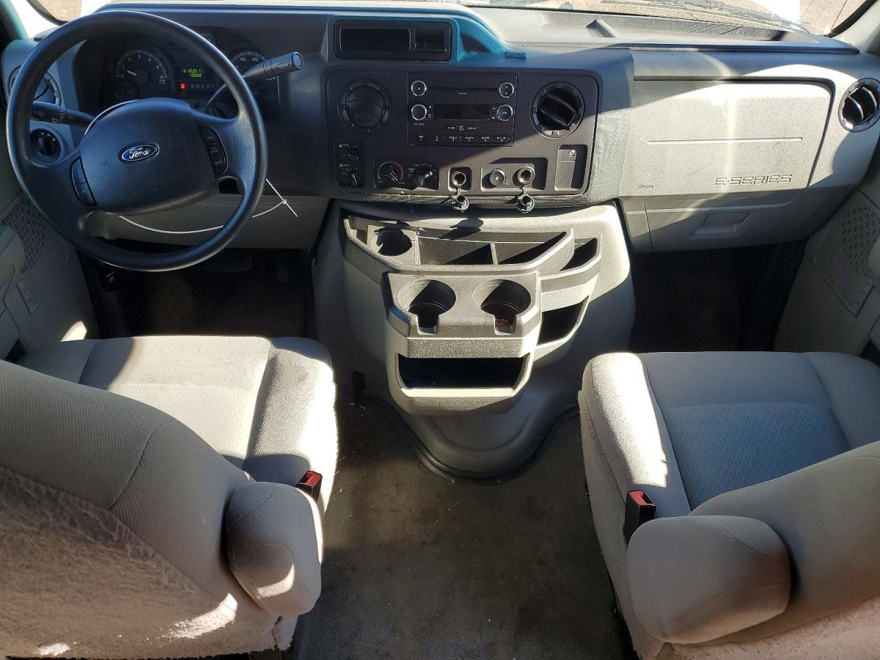 2014 Ford Econoline E350 Super Duty Wagon