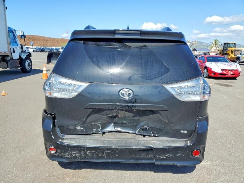 2020 Toyota Sienna se