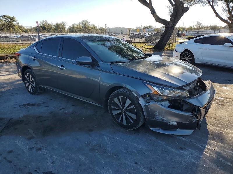 2021 Nissan Altima sv