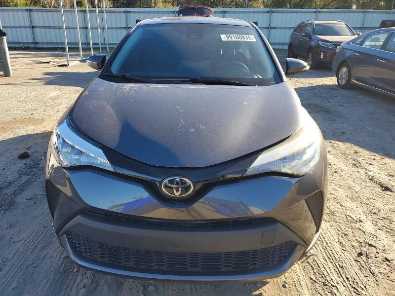 2021 Toyota C-hr xle