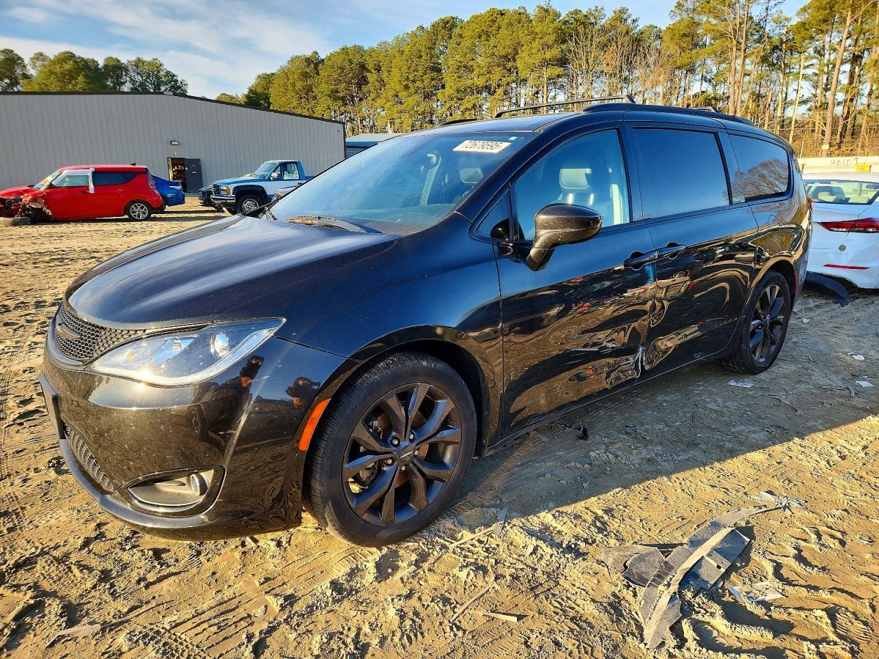 2018 Chrysler Pacifica Touring l