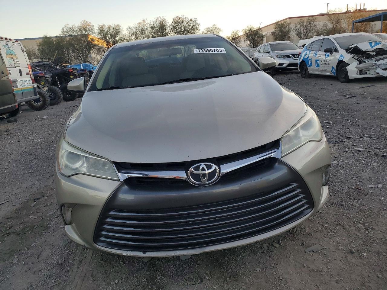 2016 Toyota Camry le