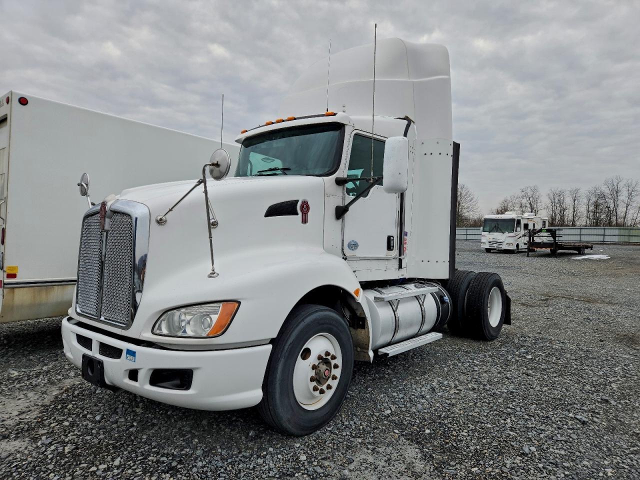 2013 Kenworth T660 Semi Truck