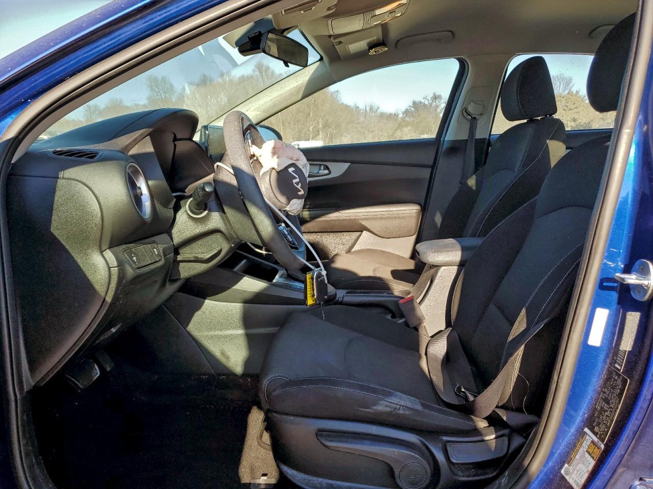 2023 KIA Forte lx