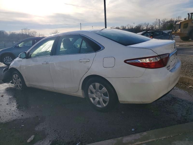 2016 Toyota Camry le