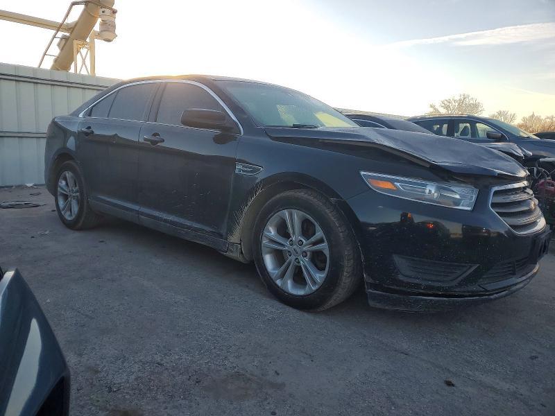 2016 Ford Taurus se