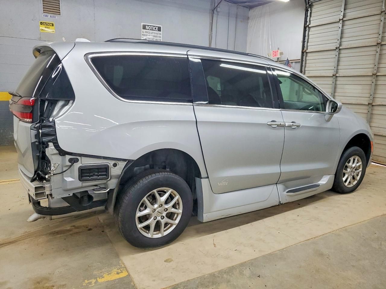 2022 Chrysler Pacifica Touring l