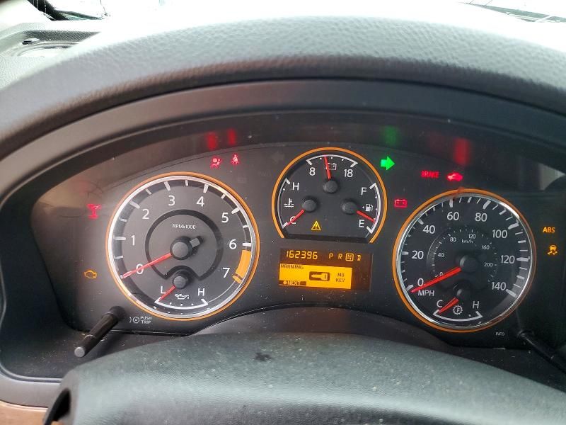 2015 Nissan Armada sv