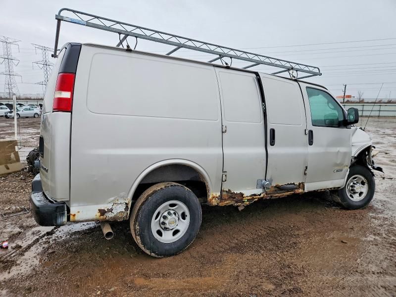 2005 Chev Express Cargo 3500 1