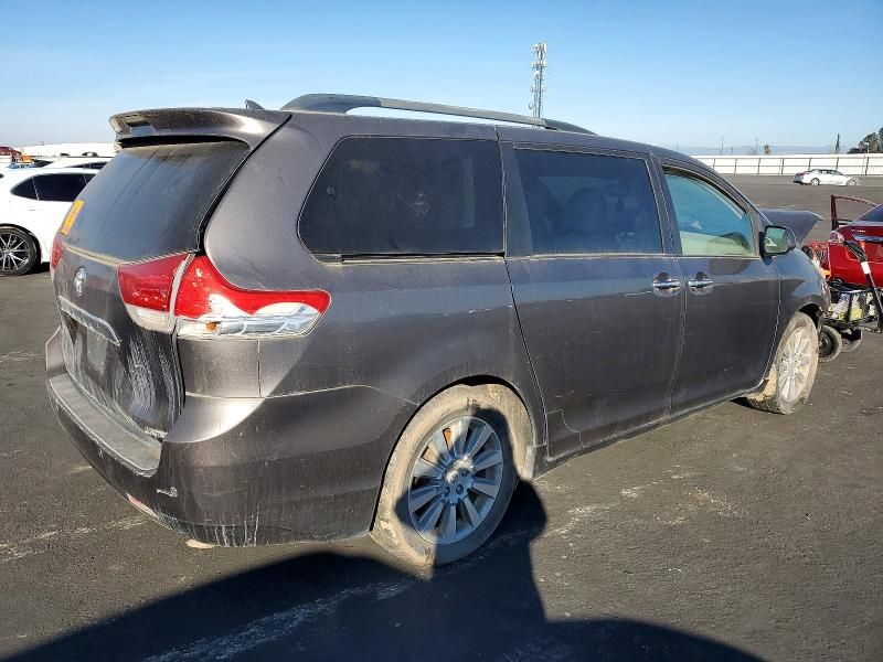 2011 Toyota Sienna xle